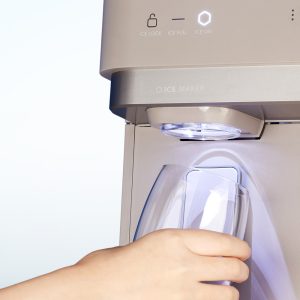 lucy-plus-water-purifier-ice-extraction.jpg